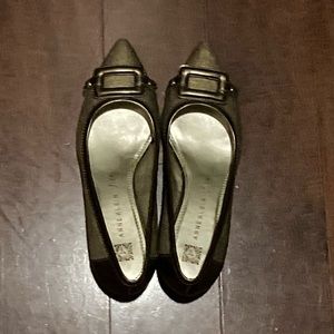 Brand new Anne Klein kitten heels.